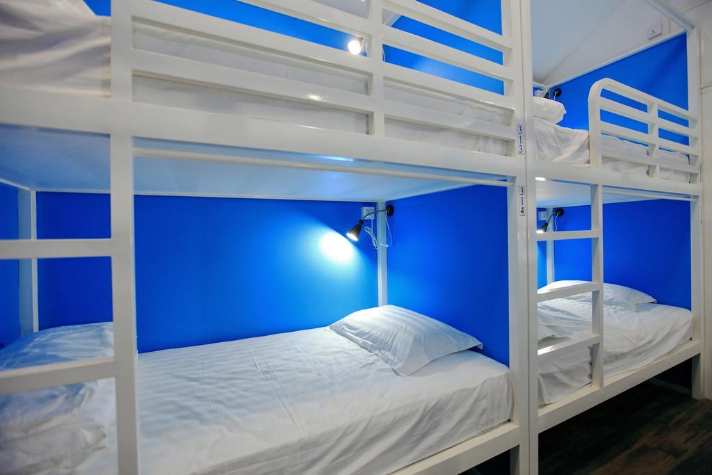 Four Rivers Youth Hostel Янгон Екстериор снимка
