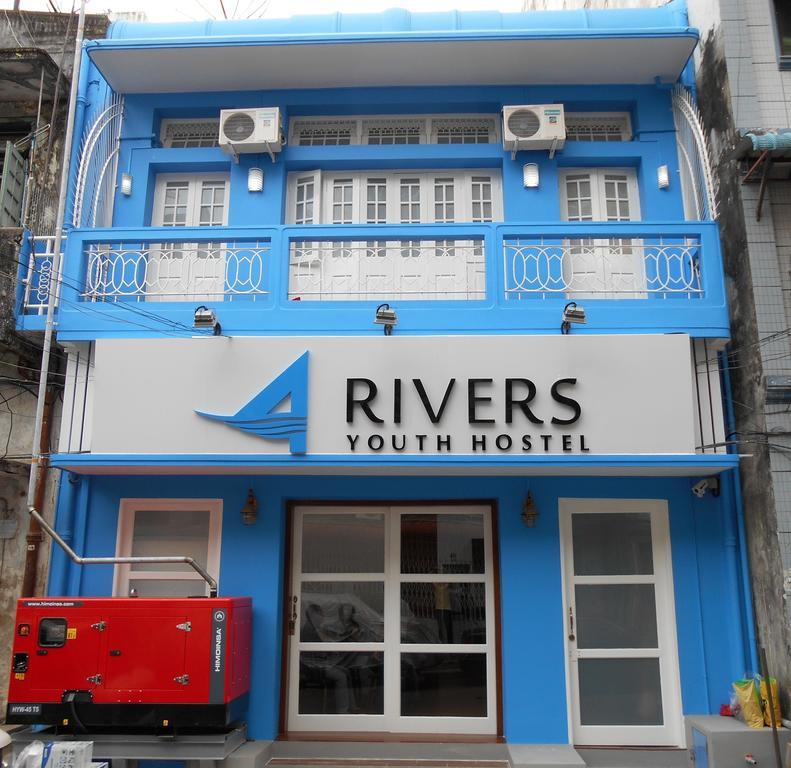 Four Rivers Youth Hostel Янгон Екстериор снимка