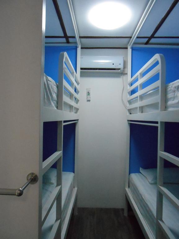 Four Rivers Youth Hostel Янгон Стая снимка